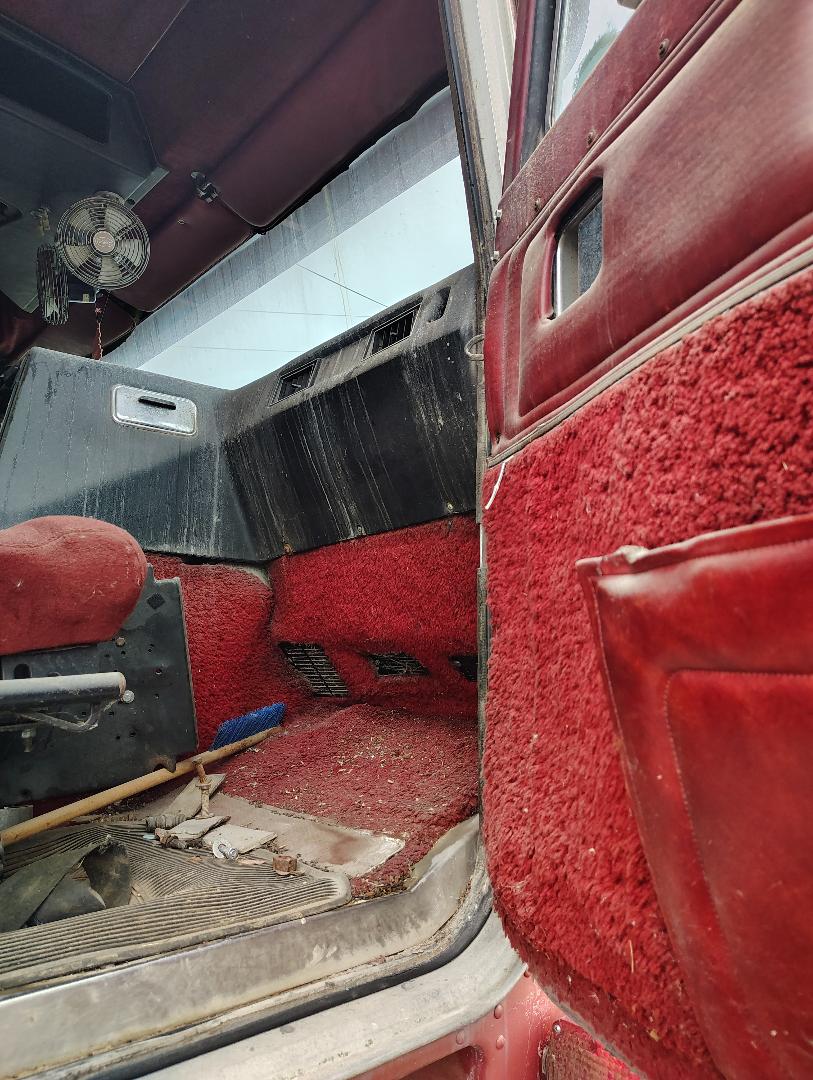 1981 PETERBILT Cabover - Image 37